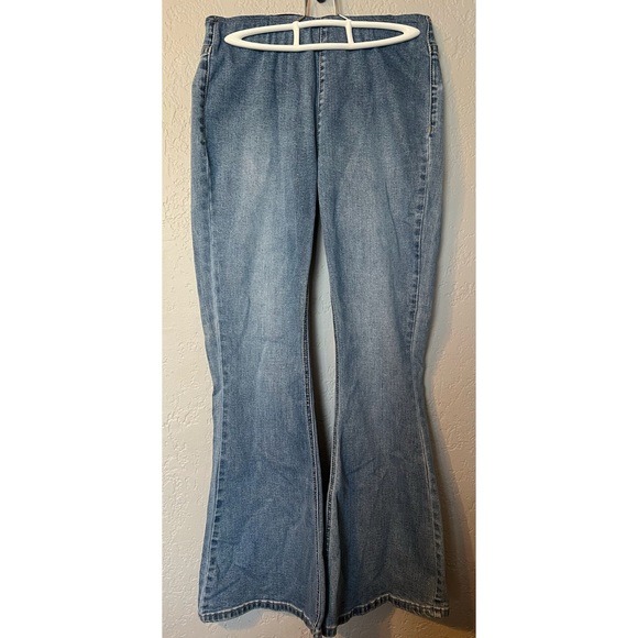Rock and Roll Denim Pull On High Rise Flare Jeans, Size 27x30 - Picture 3 of 10
